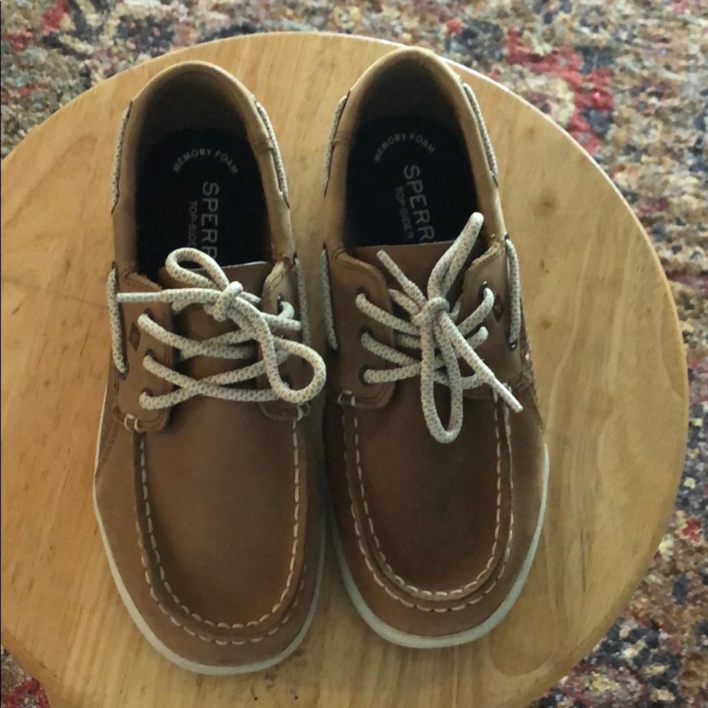 Boys top sliders.  WORN ONE TIME.  2.5W